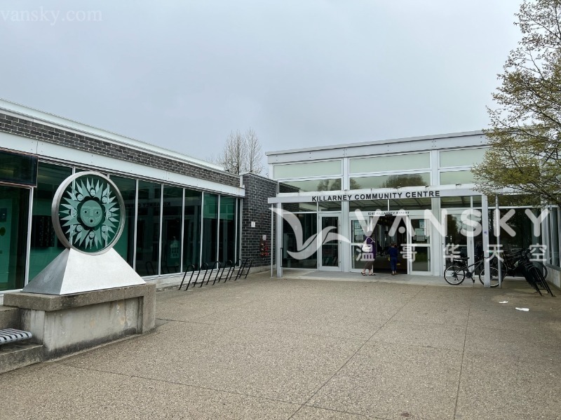 250701143539_220415102418_Killarney Community Centre front door.jpeg